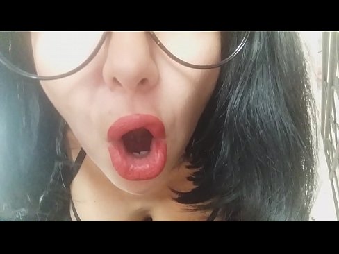 ❤️ Kara, via duonpatrino ne lasos vin iri al lernejo hodiaŭ... Mi bezonas vin tro multe... ❤ Rusia porno ĉe ni