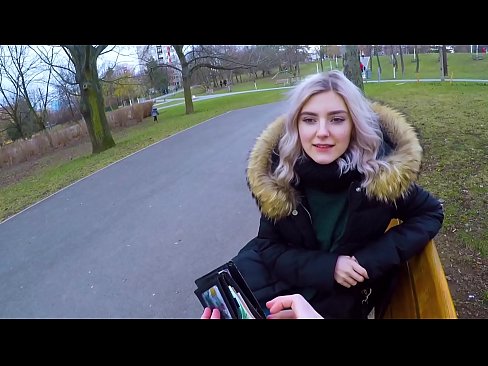 ❤️ Glutas la varman spermon de fremdulo por mono - pimo en la parko de Eva Elfie ❤ Rusia porno ĉe ni